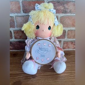 Precious Moments Katie #5605 Mother 1986